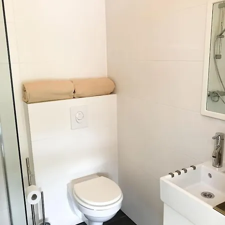 公寓 Renovated Studio In